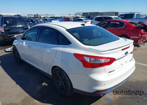 2014 Ford Focus Titanium from USA, damaged, VIN 1FADP3J20EL374876